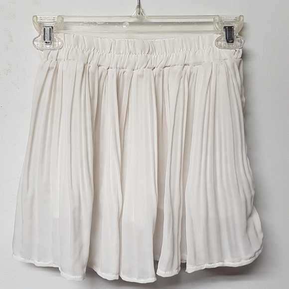 Ivory Gathered Mini Skirt - Picture 1 of 3